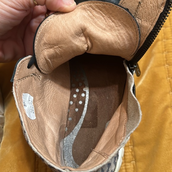 Naot Polaris High Top sneaker - Picture 7 of 8